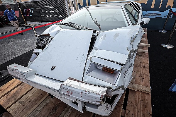 A 1989 Lamborghini Countach Wrecked In The Movie 'The Wolf Of Wall Street' Sold For $1.3 Million - autojosh 