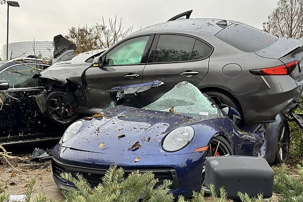 Mechanic Crashes Alfa Romeo Giulia Into Porsche 911 And Mercedes GLE During Test Drive - autojosh 