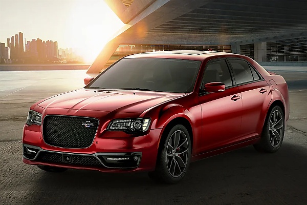 The Final Chrysler 300C Rolls Off The Assembly Line - autojosh