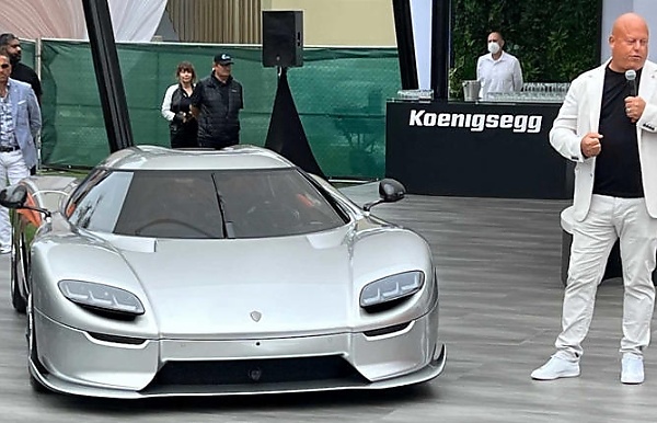 When Founder's Of Pagani And Koenigsegg Met At The Unveiling Of Koenigsegg CC850 - autojosh