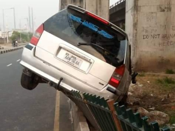 LASTMA Rescue A Drunk Driver Who Rammed Into A Road Median At Marina, Lagos - autojosh 