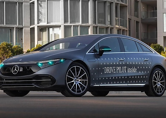 Mercedes Approved To Test Special Turquoise-colored Lights For Automated Driving In Germany - autojosh