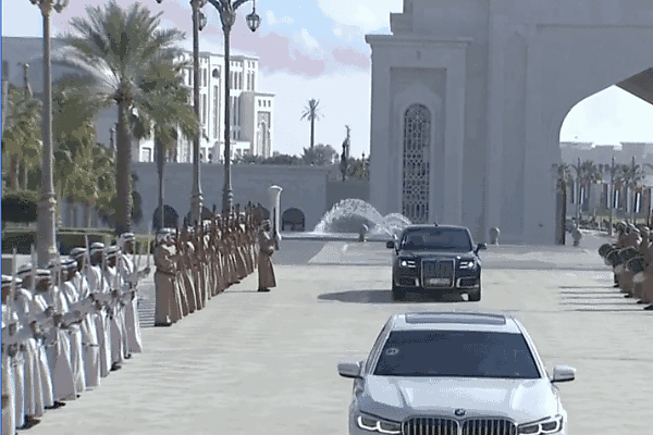 Vladimir Putin's Armored Aurus Limo Rolls Into UAE Palace In Style During His One-day Tour To Middle East - autojosh 