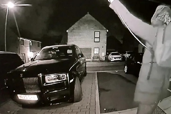 Watch The Moment Thieves Stole A ₦700 Million Rolls-Royce Cullinan In Less Than 30 Seconds - autojosh 