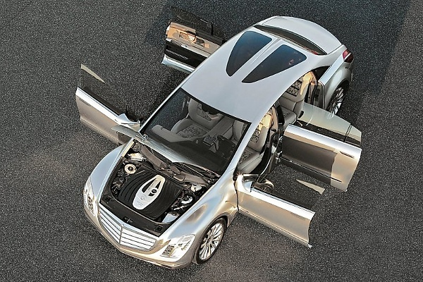 Today's Photos : 2007 Mercedes F700 Research Car With Bulletproof Tyres, Rolls-Royce Door - autojosh 