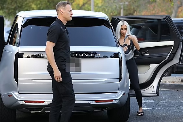 $100k : Kim Kardashian Wrecked Range Rover Is Up For Sale At A Price Of A New One - autojosh 