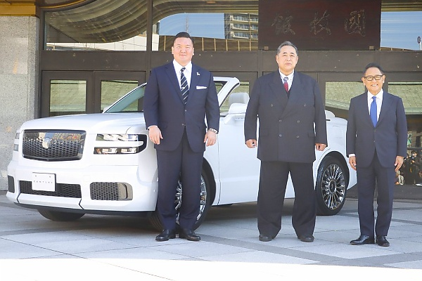 Toyota Unveils Roofless Century SUV That Will Be Used For Victory Ride Of Sumo Champions - autojosh 