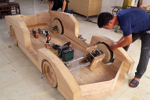 Meet The ‘Father Of The Year’ Who Builds Replica Of Famous Cars Out Of Wood For His Son To Drive - autojosh 