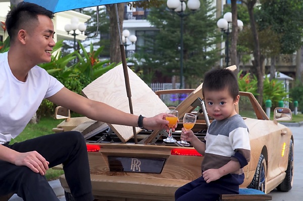 Meet The ‘Father Of The Year’ Who Builds Replica Of Famous Cars Out Of Wood For His Son To Drive - autojosh 