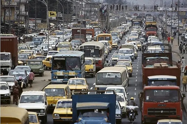 Today's Photo : Traffic On The Lagos Highway In 1982 - autojosh