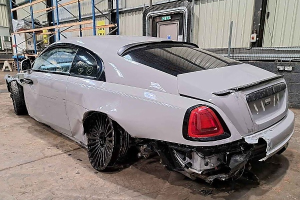 Man U Star Marcus Rashford Puts His Wrecked Rolls-Royce Up For Auction - Bidding Now At $194,000 - autojosh 