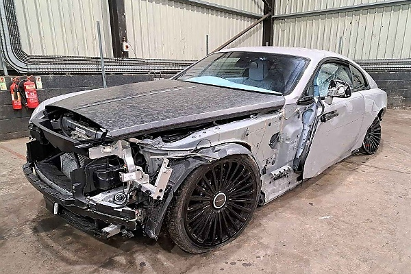 Man U Star Marcus Rashford Puts His Wrecked Rolls-Royce Up For Auction - Bidding Now At $194,000 - autojosh
