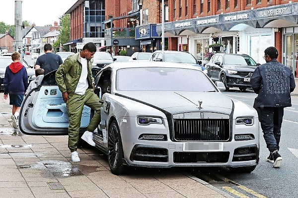 Man U Star Marcus Rashford Puts His Wrecked Rolls-Royce Up For Auction - Bidding Now At $194,000 - autojosh