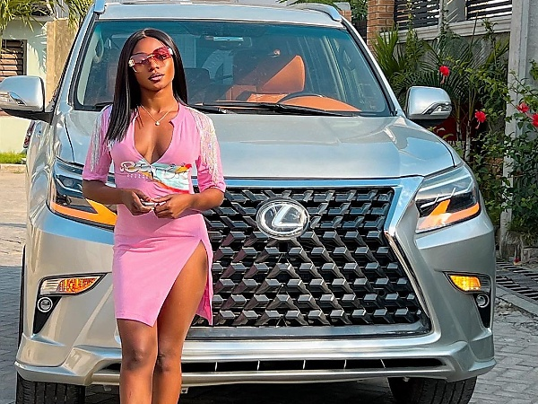 Mechanic On Joyride Crashes Nigerian Influencer Ife's Lexus GX 460 A Year After Purchase - autojosh 