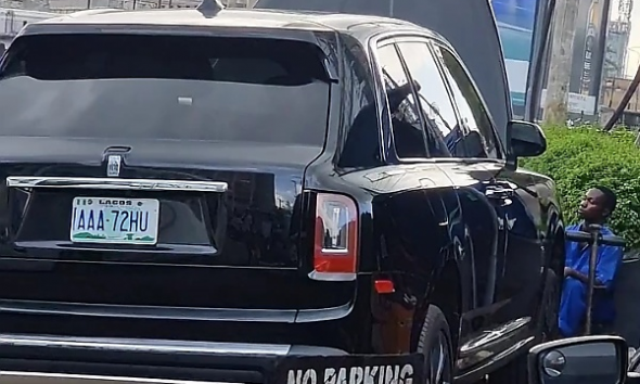 Rolls-Royce Cullinan Worth Over ₦700 Million Being Worked On By A Nigerian Roadside Mechanic - autojosh