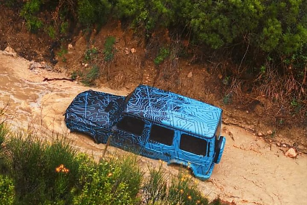 Today's Photos : Mercedes Shows “Go-anywhere” Electric G-Class Driving Through Mud - autojosh 