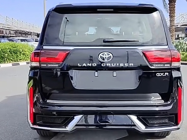 All-new 2024 Toyota Land Cruiser 300 Sahara Edition GXR V6 Stuns With Its Front And Rear Wide Body Kits - autojosh 