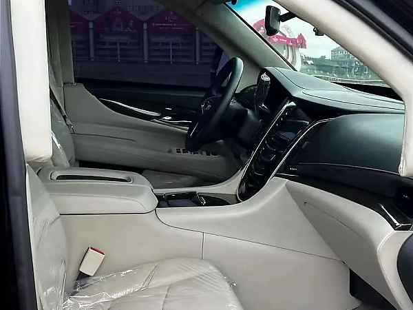 Senator Omisore Gifts Ooni Of Ife A Bulletproof Cadillac Escalade, Features Giant TV, Captain Chairs - autojosh 