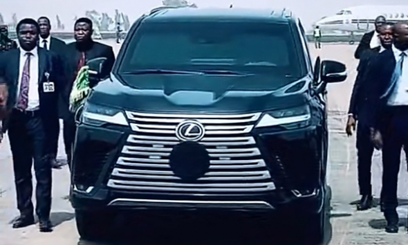 Moment Shettima Arrives For Induction Of Fighter Jets In Armored Lexus LX 600 Worth ₦300 Million - autojosh