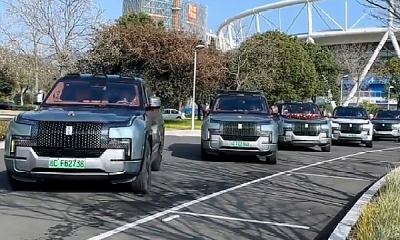 YangWang Uses Six U9s To Show Off 360° Tank-turn, Weeks After Mercedes Used 4 Electric G-Class' To Do “G-Turn” - autojosh