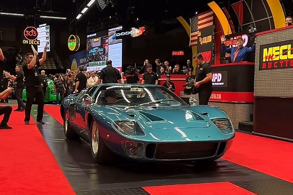 One Of Only 30 Original Ford GT40 Road Cars Sold For $6.9 Million At Auction - autojosh 