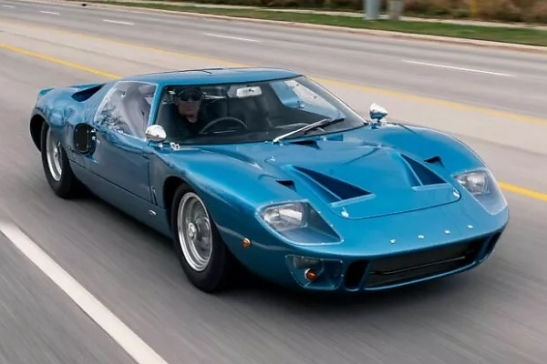 One Of Only 30 Original Ford GT40 Road Cars Sold For $6.9 Million At Auction - autojosh 