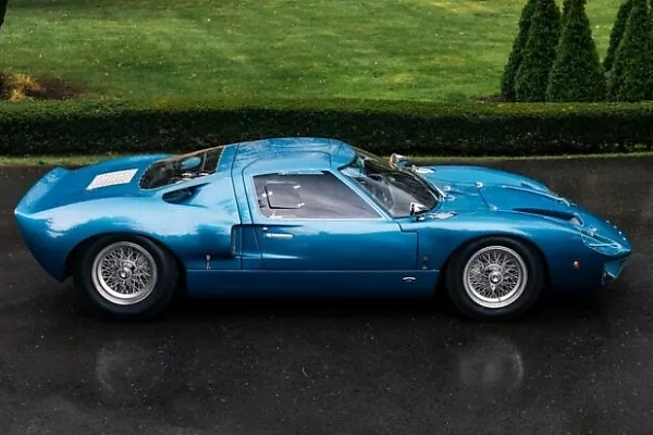 One Of Only 30 Original Ford GT40 Road Cars Sold For $6.9 Million At Auction - autojosh 