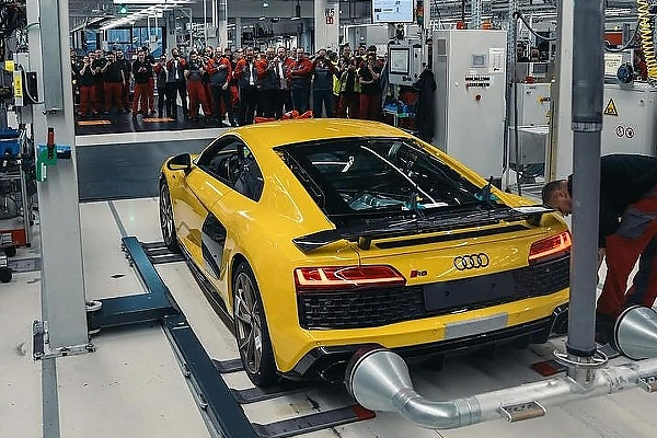 The Last Audi R8 Rolls Off The Assembly Line - autojosh 