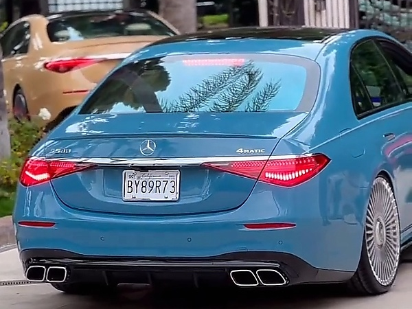 Photos : Which Color On The Mercedes-Benz S-Class Sedans Is Your Favorite - Blue Or Sand? - autojosh 