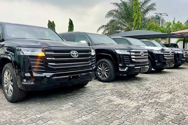 Peter Obi Under Fire For Condemning SUVs For Lawmakers But Bought 400 SUVs For Traditional Rulers As Governor - autojosh 