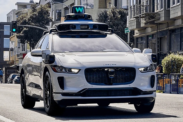 Some San Francisco's Residents Don’t Want Self-driving Robotaxis, Sets Waymo's Driverless Car On Fire - autojosh 