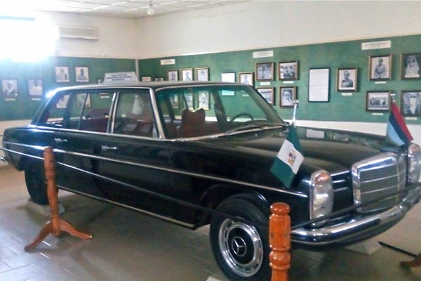 Video Tour Of Bullet-riddled Mercedes Limo In Which Murtala Muhammed Was Assassinated - autojosh 