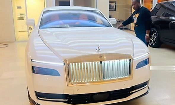 Davido Acquires A Brand New Rolls-Royce Spectre Electric Coupe Worth N900 Million - autojosh