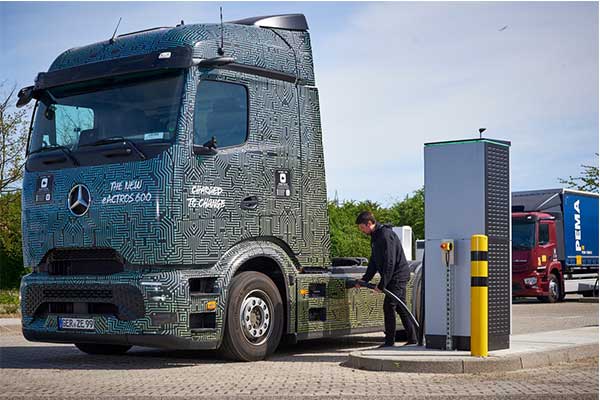 Mercedes-Benz Trucks Launches "Megawatt Charging System"