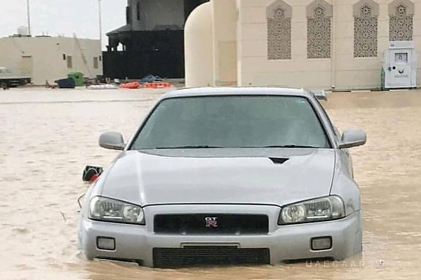 Photos : Massive Flood From A Year’s Worth Of Rainfall Drowns Thousands Of Cars In Dubai - autojosh 