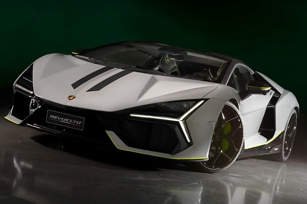 Fully Customized Revuelto Celebrates Lamborghini's First Arena Event - autojosh 