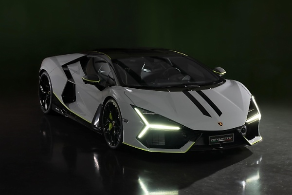 Fully Customized Revuelto Celebrates Lamborghini's First Arena Event - autojosh