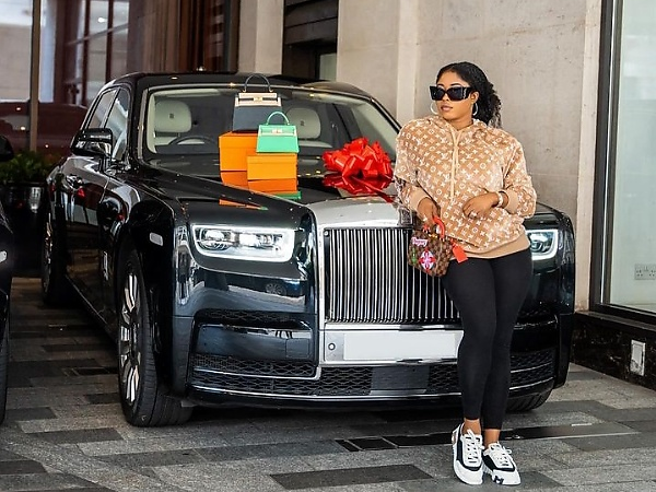 Nigerian Jeweller Malivelihood Gift Wife A Brand New Rolls-Royce Phantom 8 Worth N1 Billion - autojosh
