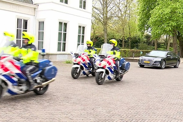 Check Out Tinubu's Convoy While Enroute To Prime Minister Of The Netherlands Residence - autojosh 