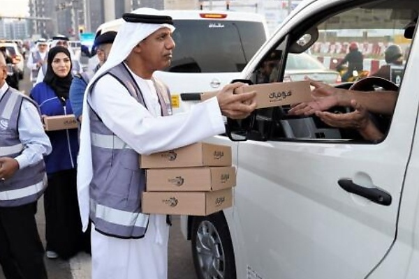 Ramadan Without Accidents : Dubai Police Distributes 10,000 Fast-breaking Meals Per Day To Motorists - autojosh 