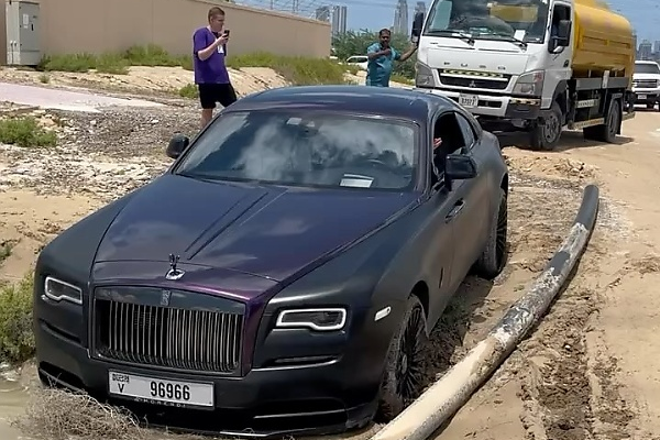 Today's Photos : Several Rolls-Royces Drowned In Dubai Flood - But Can They Be Fixed? - autojosh 