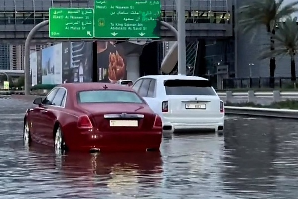 Today's Photos : Several Rolls-Royces Drowned In Dubai Flood - But Can They Be Fixed? - autojosh 