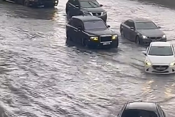 Today's Photos : Several Rolls-Royces Drowned In Dubai Flood - But Can They Be Fixed? - autojosh 