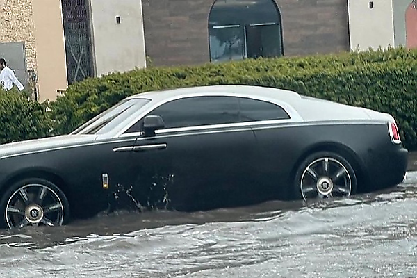 Today's Photos : Several Rolls-Royces Drowned In Dubai Flood - But Can They Be Fixed? - autojosh 