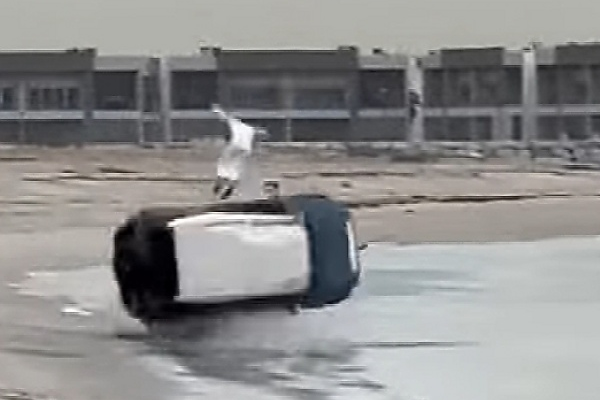 Driver Of A Toyota FJ Cruiser Launched Into The Air In Viral Beach Rollover In Kuwait - autojosh 