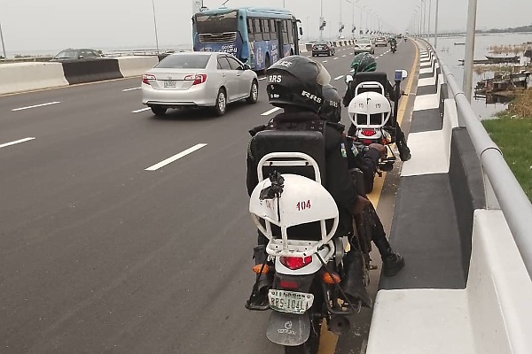 Photos : Lagos Police Command Deploy RRS To Third Mainland Bridge To Protect Road Users - autojosh 