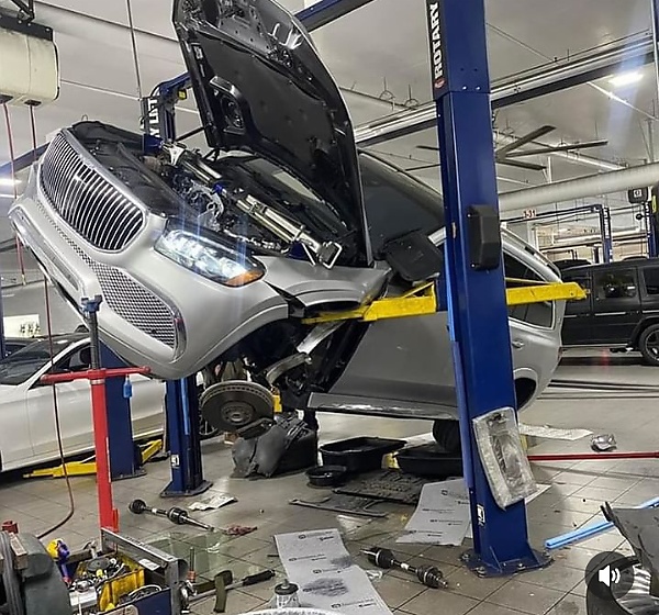 Today's Photo : Mercedes-Maybach GLS 600 Worth N300 Million Falls Off Car Lift At A Mechanic Shop - autojosh 