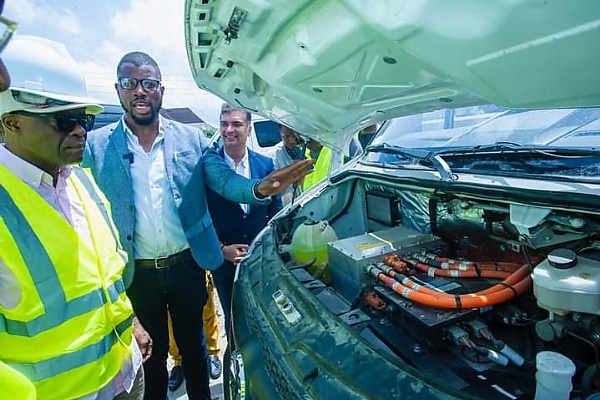 PCNGi : NADDC Boss, Minister of Finance Tours JET Motors CNG Buses Assembly Plant In Lagos - autojosh
