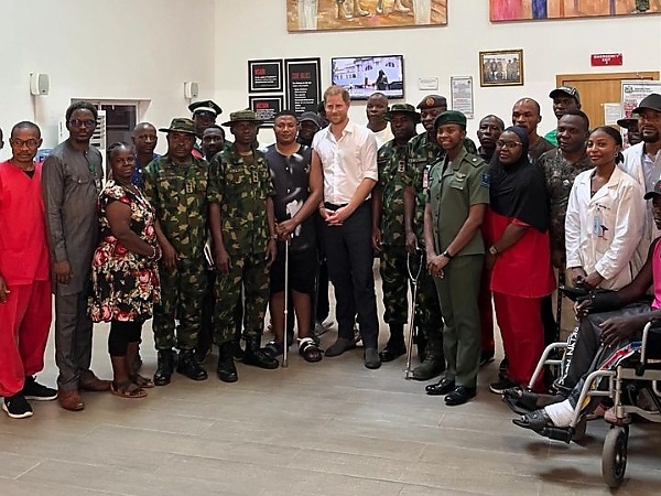 Prince Harry And Meghan Markle Rides In Armored Lexus LX 600 During Private Visit To Nigeria - autojosh 