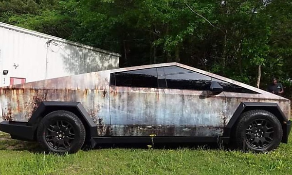 Rust Wrap : This Tesla Cybertruck Looks Like A Car That Has Been Abandoned In A Barn For A Decade - autojosh 